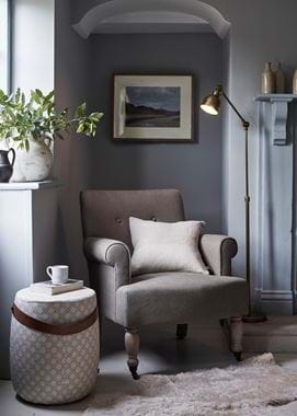 WILLIAM_ARMCHAIR_HUGO_BUCKWHEAT_125743_NO_DACHSHUND