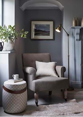 WILLIAM_ARMCHAIR_HUGO_BUCKWHEAT_125743_NO_DACHSHUND