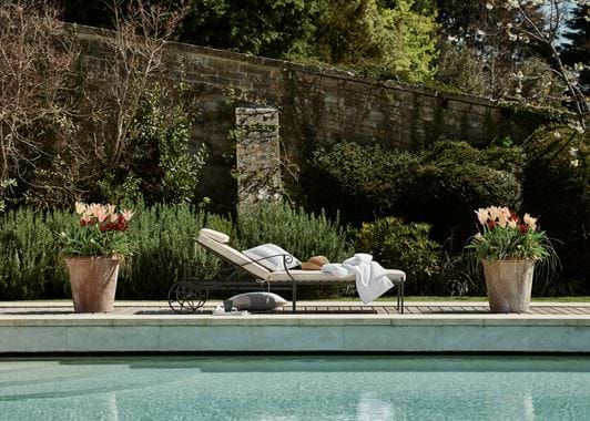 CHELTENHAM_SUNLOUNGER_GIF_003
