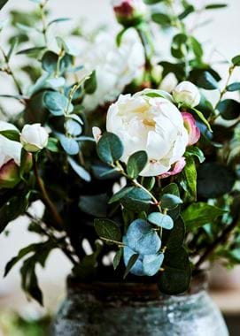 Spring Florals in Broseley Pot Bud Detail