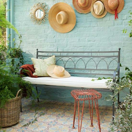 CHELTENHAM_BENCH_125
