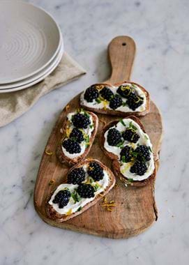 RICOTTA AND BLACKBERRY TOASTS