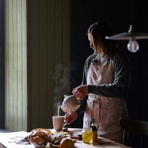 RANDALL APRON_ORAL APRICOT 01 1