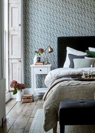 Winterberry wall bedroom