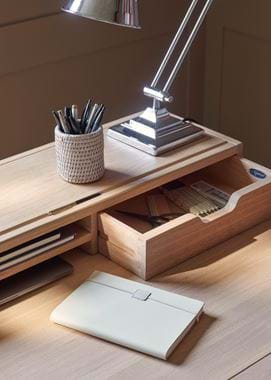 HeatheryDeskOrganiser_Wycombe150_DETAIL_005_HERO