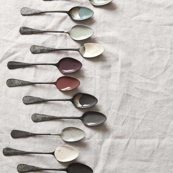 Stories_Paint Spoons_Line_Clean extend retouched WoF