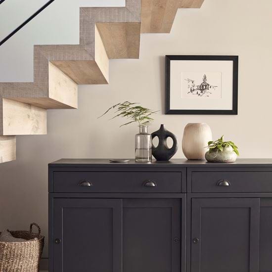 CHAWTON_LILY_PAINT_STAIRWELL_SHOT09_263