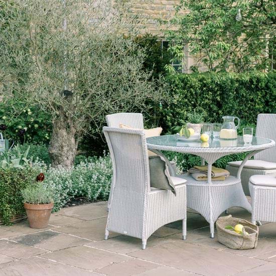 SS20 CHATTO 4S TABLE & CHAIRS_4