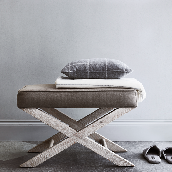 NS16_ALEX_FOOTSTOOL_094