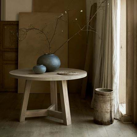 Arundel Round Dining Table