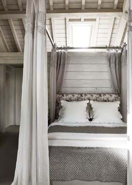 BEDROOM_1_025