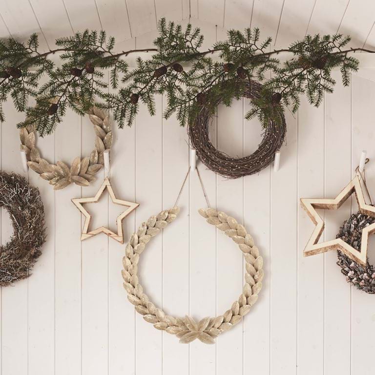 NEPTUNE_CHRISTMAS_TABLE_DECS_3_XM17_PR_V1