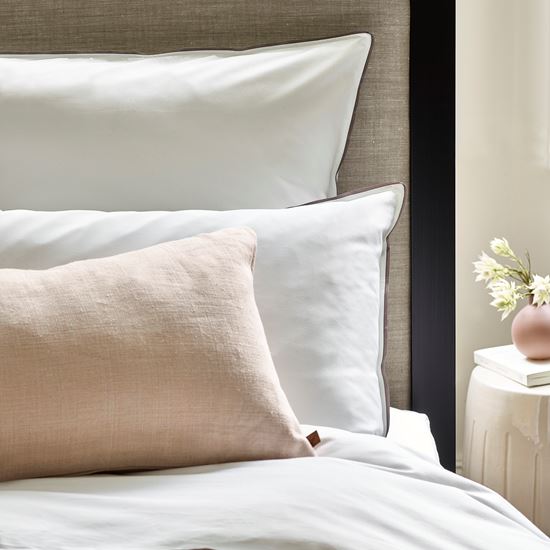 Bed linen Oyster Pink scatter cushion