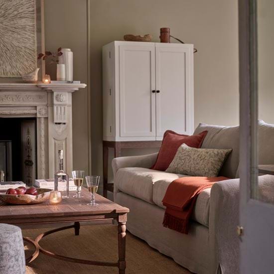 AW20_ArdinglyDrinksCabinetLillyRoom_149_1