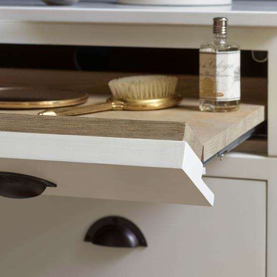 CHAWTON DRESSING BUREAU_DETAIL_011