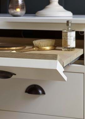 CHAWTON DRESSING BUREAU_DETAIL_011
