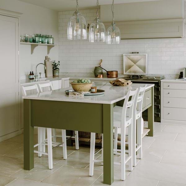 Hove store-kitchen