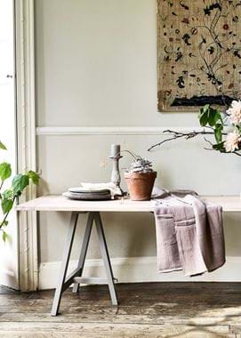 STORIES_TRESTLE_TABLE_035