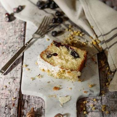 Blueberry and elderflower cake-2