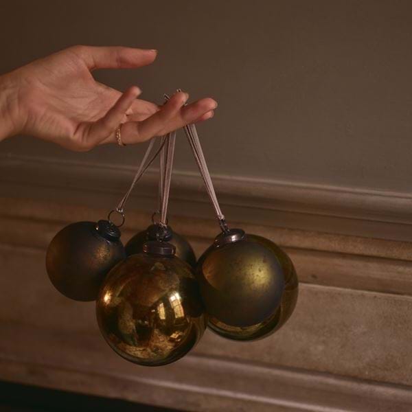 Laurel Baubles