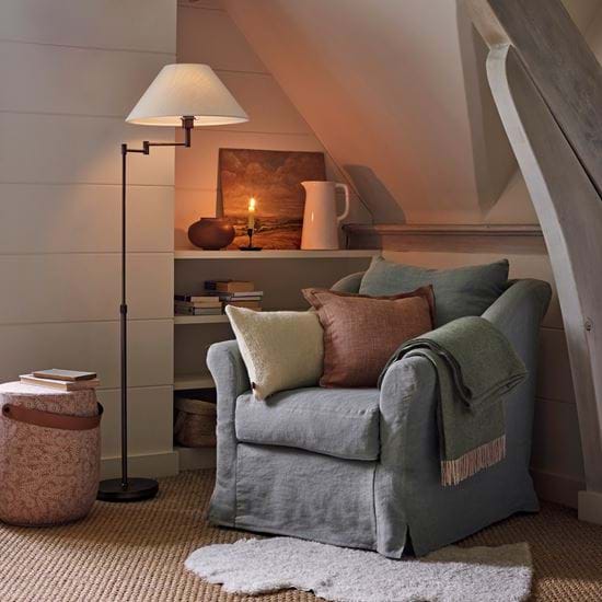LONG_ISLAND_READING_CORNER_018_HERO_LIGHT_ON_V2