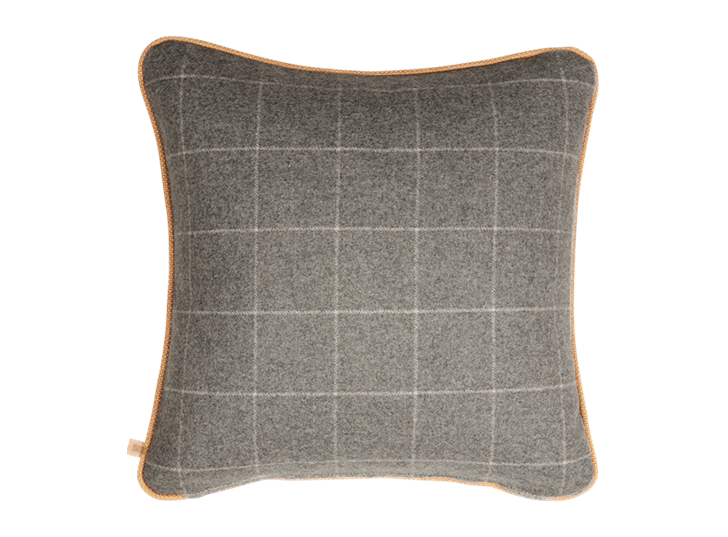 Camilla Ewan Dove Finian Mustard