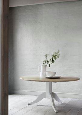 Chichester round dining table