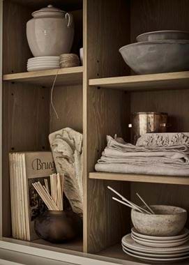 CHAWTON_CURIOSITY_CUPBOARD_DETAIL_003