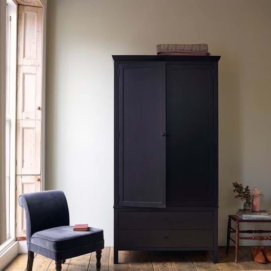 ALDWYCH_WARDROBE_SHOT12_0026_DoorOpen