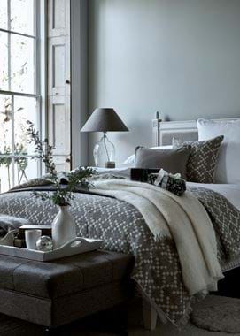 Winter bedroom 3 quarter