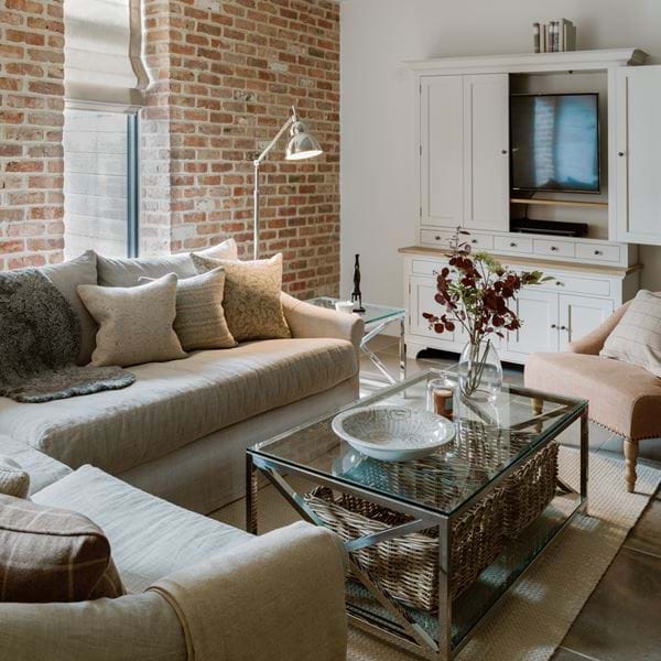 Hove store-living