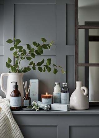 BLUEBELL_HONEYSUCKLE_HOME_PAMPERING_01_125882_LIT
