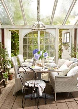 STORIES_FOR_HARROGATE_DINING_WITH_SERVING_BOWL058 RT V2