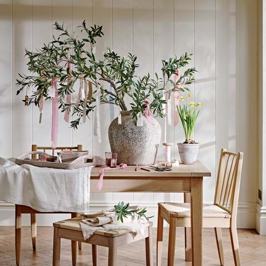 Easter decorating tree 3