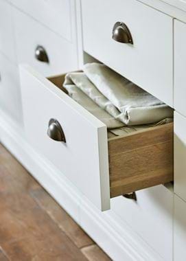 Chawton drawers detail