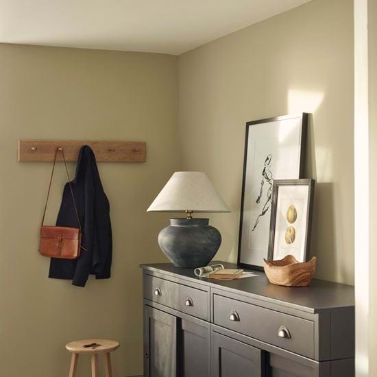 CHAWTON_HALLWAY_SHOT03_0034_DETAIL