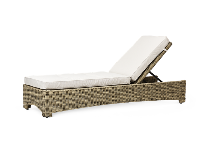Murano_Sunlounger_3Quarter2