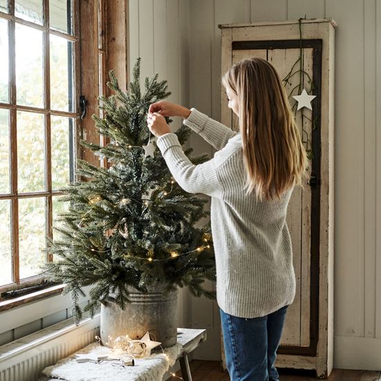 Tree dressing with model