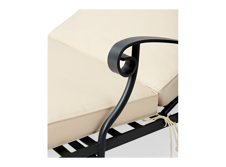 Cheltenham sunlounger_arm detail_Oatmeal