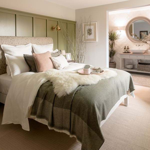 Knutsford store, bedroom, bathroom