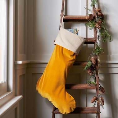 Isla Velvet Stocking, Finch Large_01.tiff