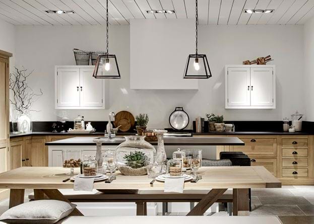 Large-Henley_Swindon-showroom