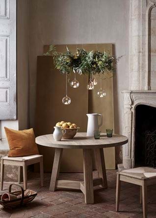 Arundel Round Dining Table