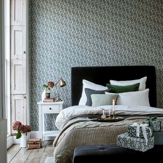 Winterberry wall bedroom candles lit