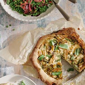 Asparagus tart and salad 02