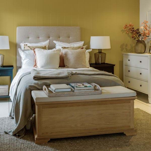 Hove store-bedroom