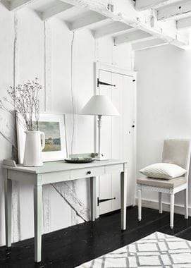 LARSON_DRESSING_TABLE_014