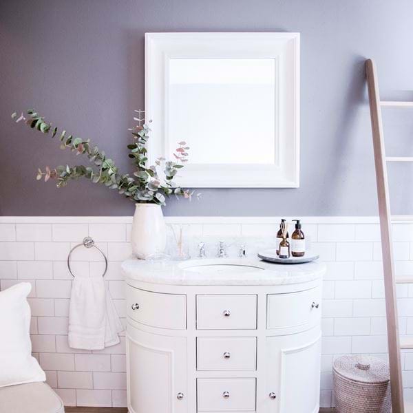 BATHROOM L